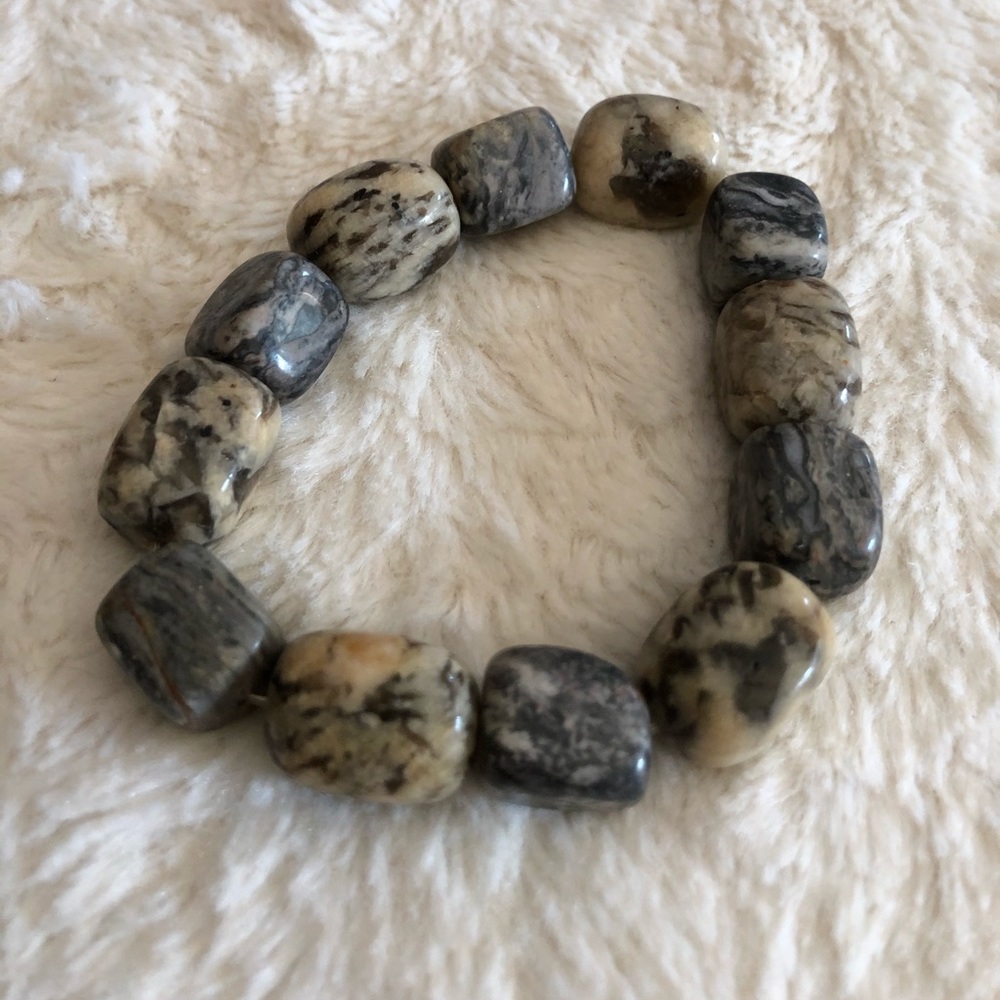 Beautiful stretch multi-stone bracelet - Picture 3 of 8